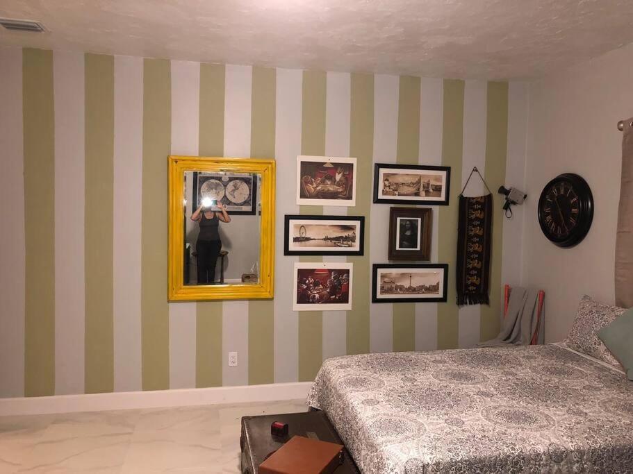 Homestay Spacious And Comfy Near Mia 2 Queen Beds *